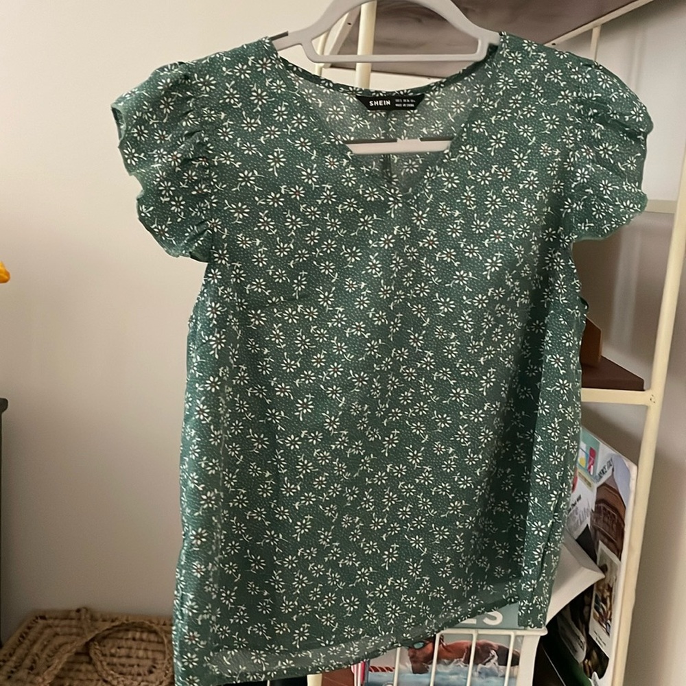 Green flower flowy blouse, size S